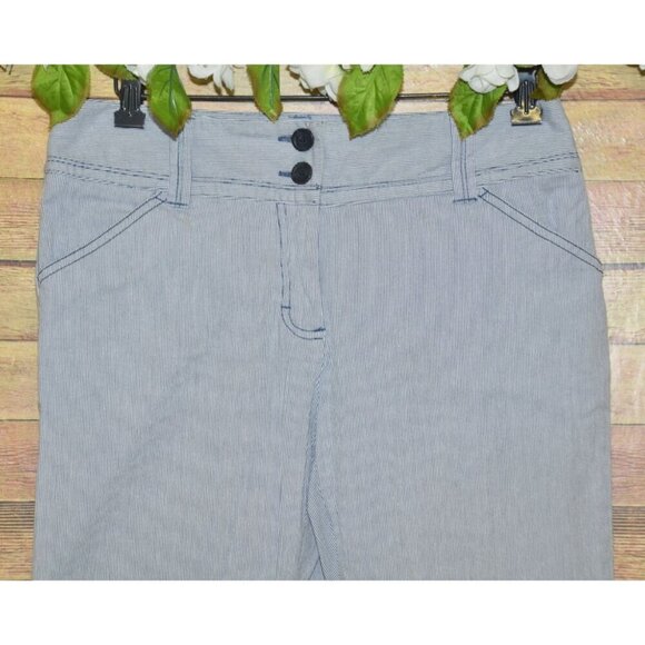 Charter Club Pinstriped Navy Blue & White Capri Crop Pants Size 4 Nautical - Picture 2 of 10
